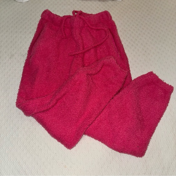 SKIMS Cozy Knit Crew & Joggers (Set) in Barbie Pink - Picture 4 of 7